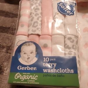 Gerber Other - Hat pants and 10 washcloths set Gerber Other - Hat pants and 10 washcloths set